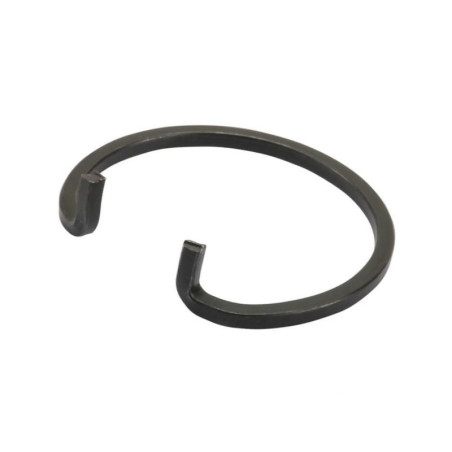 R129680 John Deere Pierścień zabezpieczający,